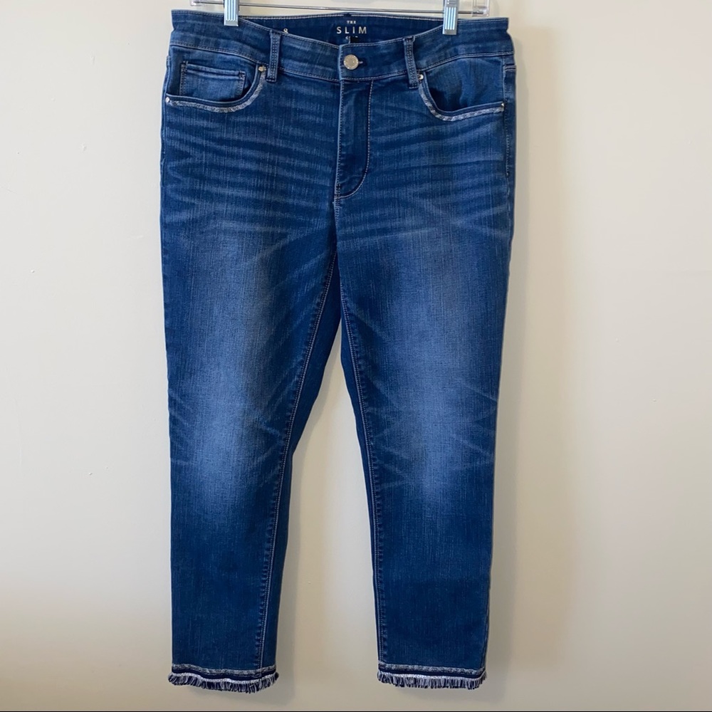 WHBM Slim Crop Jeans w/ Frayed Hems size 8